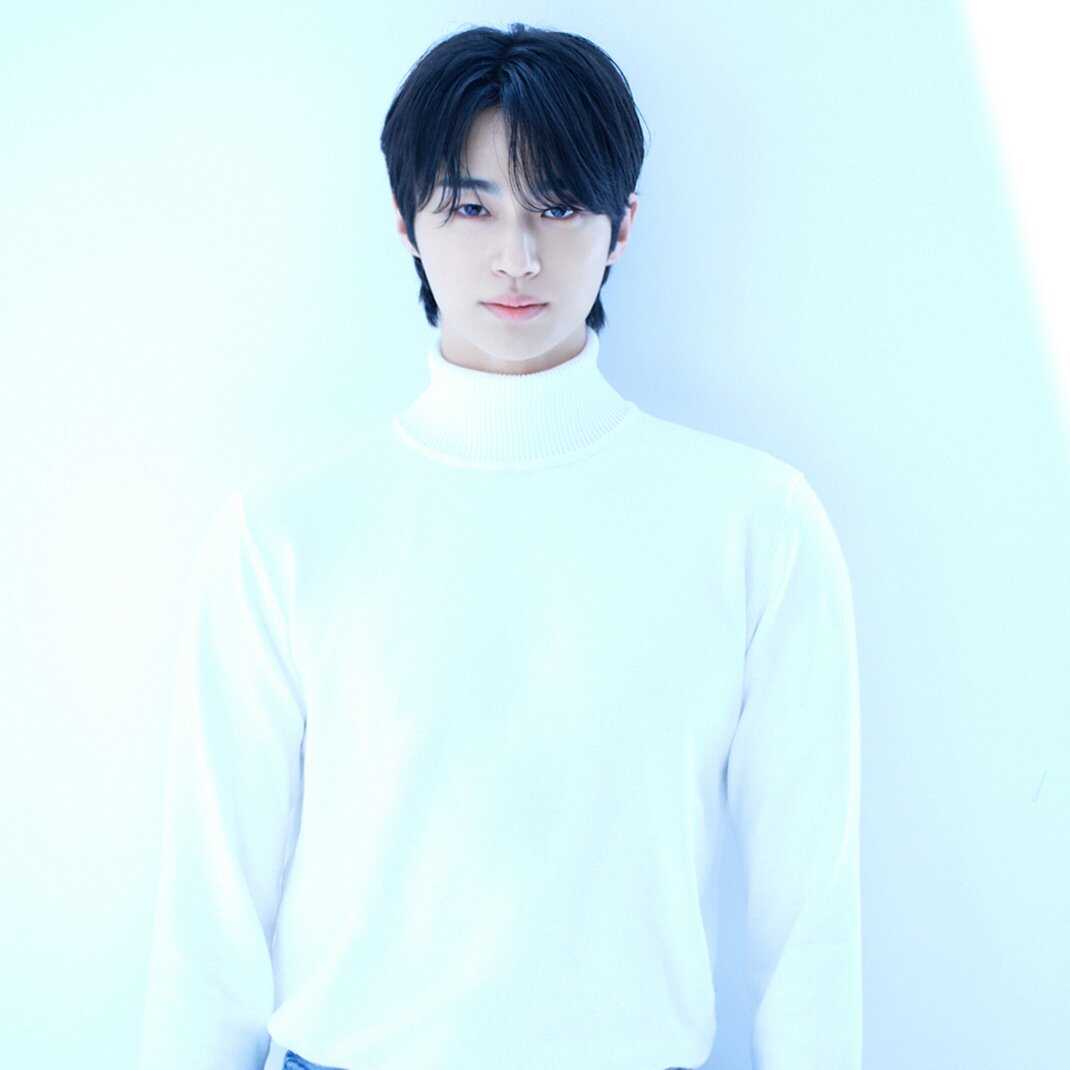 ¡Confirmado! La serie de "Solo Leveling" llega a Netflix con Byeon Woo-seok como Sung Jinwoo. ¡Prepárense para la emoción! Byeon Woo-seok as Sung Jinwoo in Solo Leveling